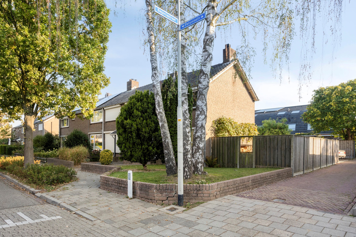 Hoekwoning te koop: Petuniastraat 62, Lent