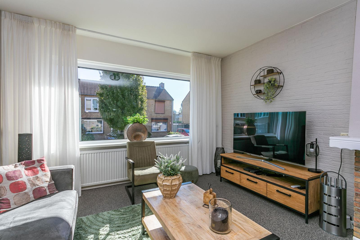 Tussenwoning te koop: Schoutstraat 8, Brunssum