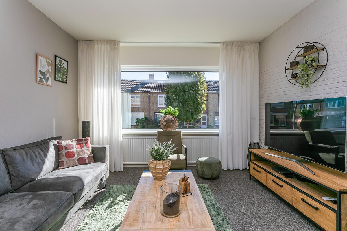 Tussenwoning te koop: Schoutstraat 8, Brunssum