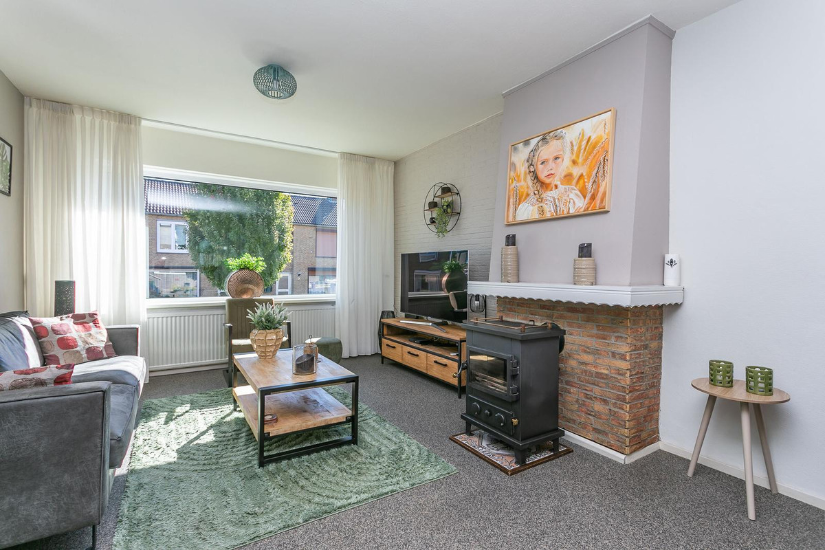 Tussenwoning te koop: Schoutstraat 8, Brunssum