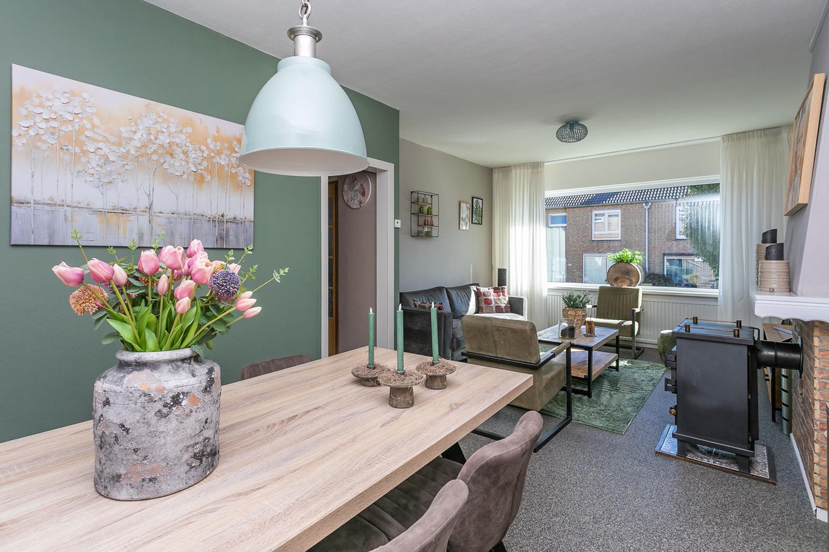 Tussenwoning te koop: Schoutstraat 8, Brunssum