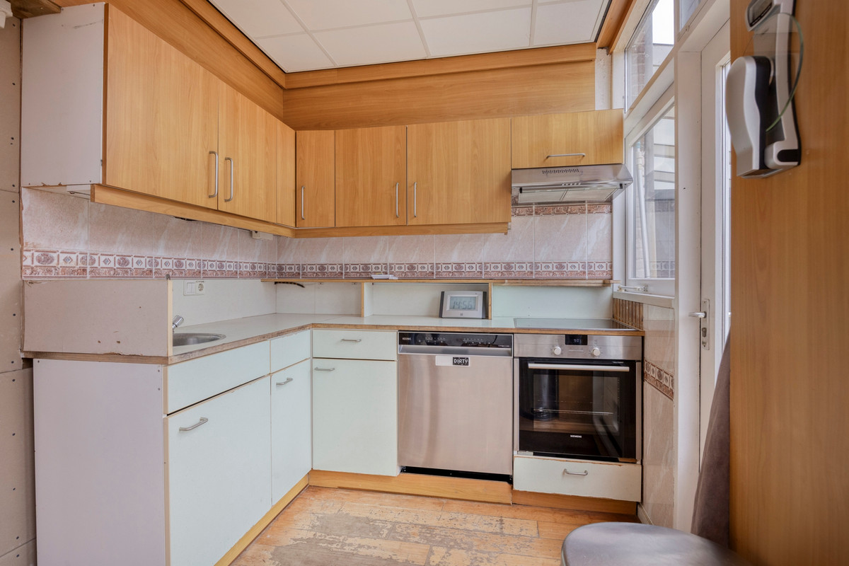 Tussenwoning te koop: Meindert Hobbemastraat 14, Capelle Aan Den Ijssel