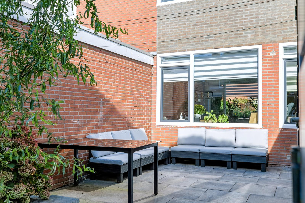 Tussenwoning te koop: Hazepad 16, Nieuw-Amsterdam