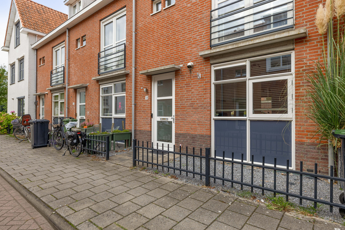 Tussenwoning te koop: Pluto 18, Waddinxveen