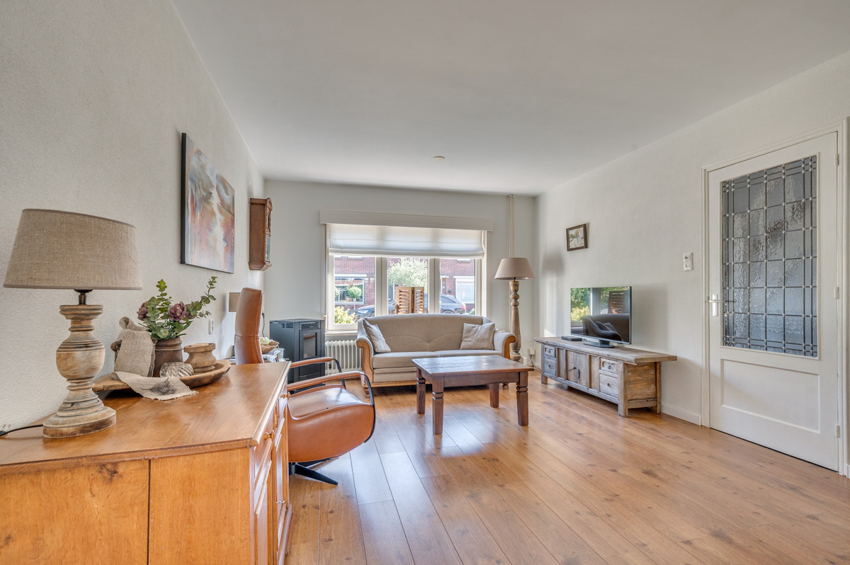 Hoekwoning te koop: De Genestetstraat 43, Venlo