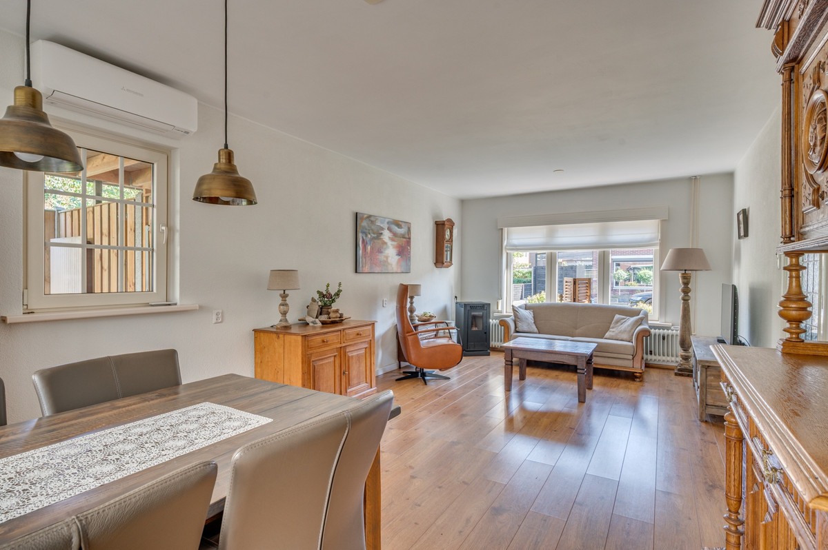 Hoekwoning te koop: De Genestetstraat 43, Venlo