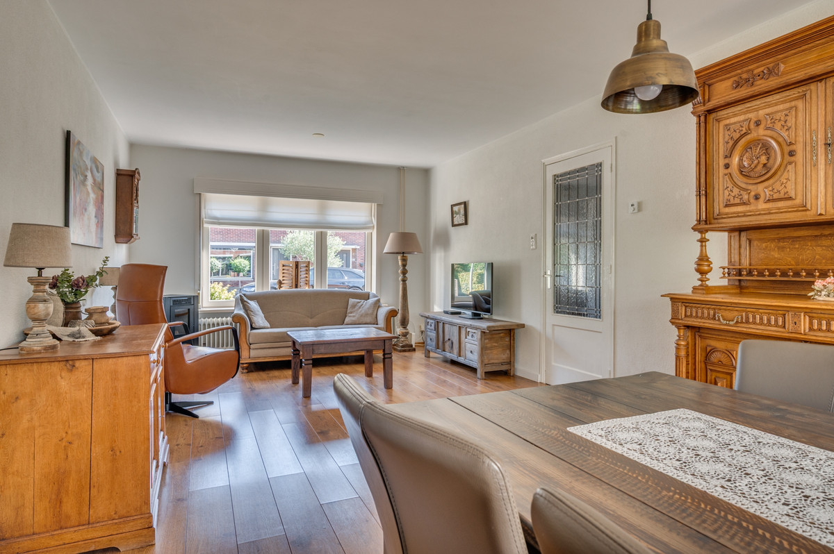 Hoekwoning te koop: De Genestetstraat 43, Venlo