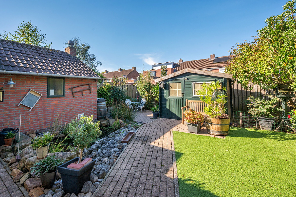 Hoekwoning te koop: De Genestetstraat 43, Venlo