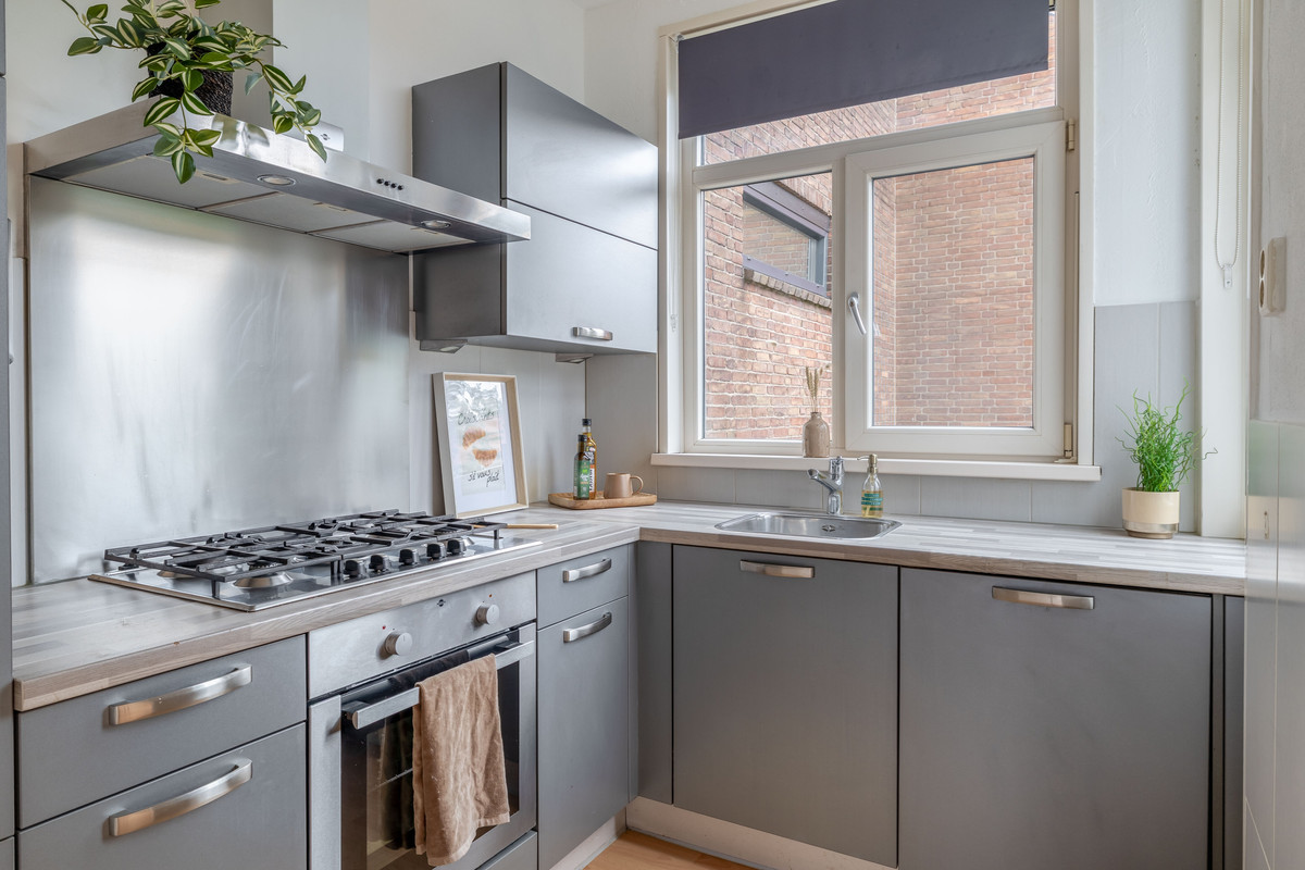 Appartement te koop: Vincent van Goghstraat 102, Dordrecht