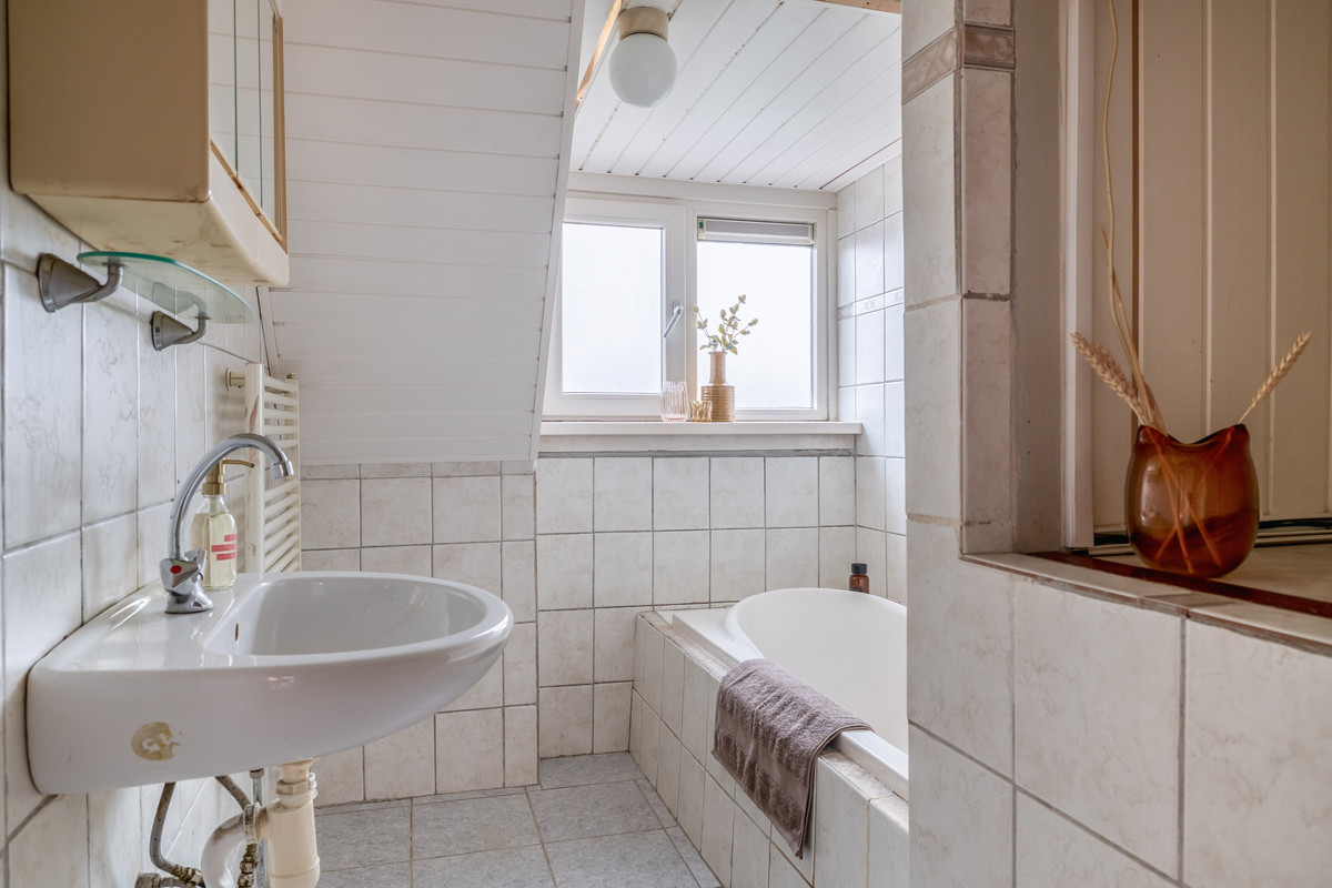 Appartement te koop: Vincent van Goghstraat 102, Dordrecht