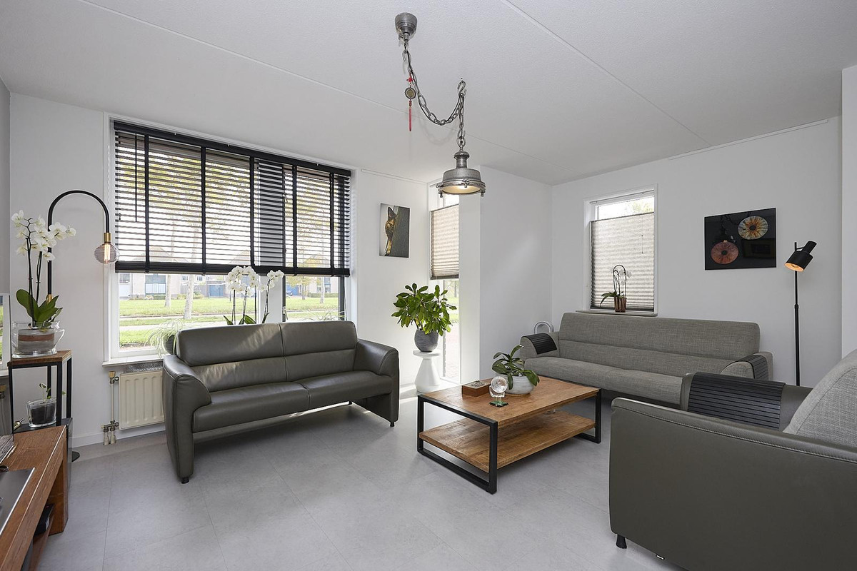 Twee-onder-één-kap te koop: Laan van Othene 33, Terneuzen
