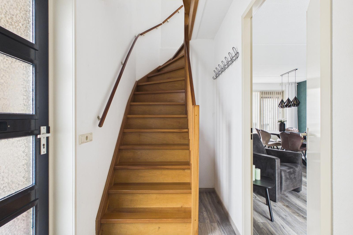 Tussenwoning te koop: Parelmoerboog 14, Terneuzen