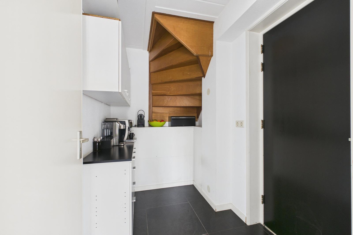 Tussenwoning te koop: Parelmoerboog 14, Terneuzen