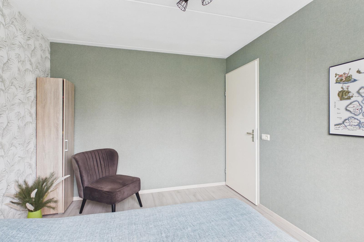 Tussenwoning te koop: Parelmoerboog 14, Terneuzen