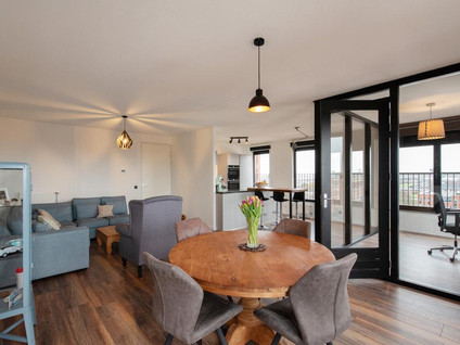 Simon Carmiggelthof 184
