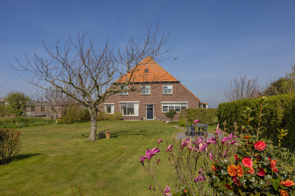 Twee-onder-één-kap te koop: Ongeren 15, Den Burg