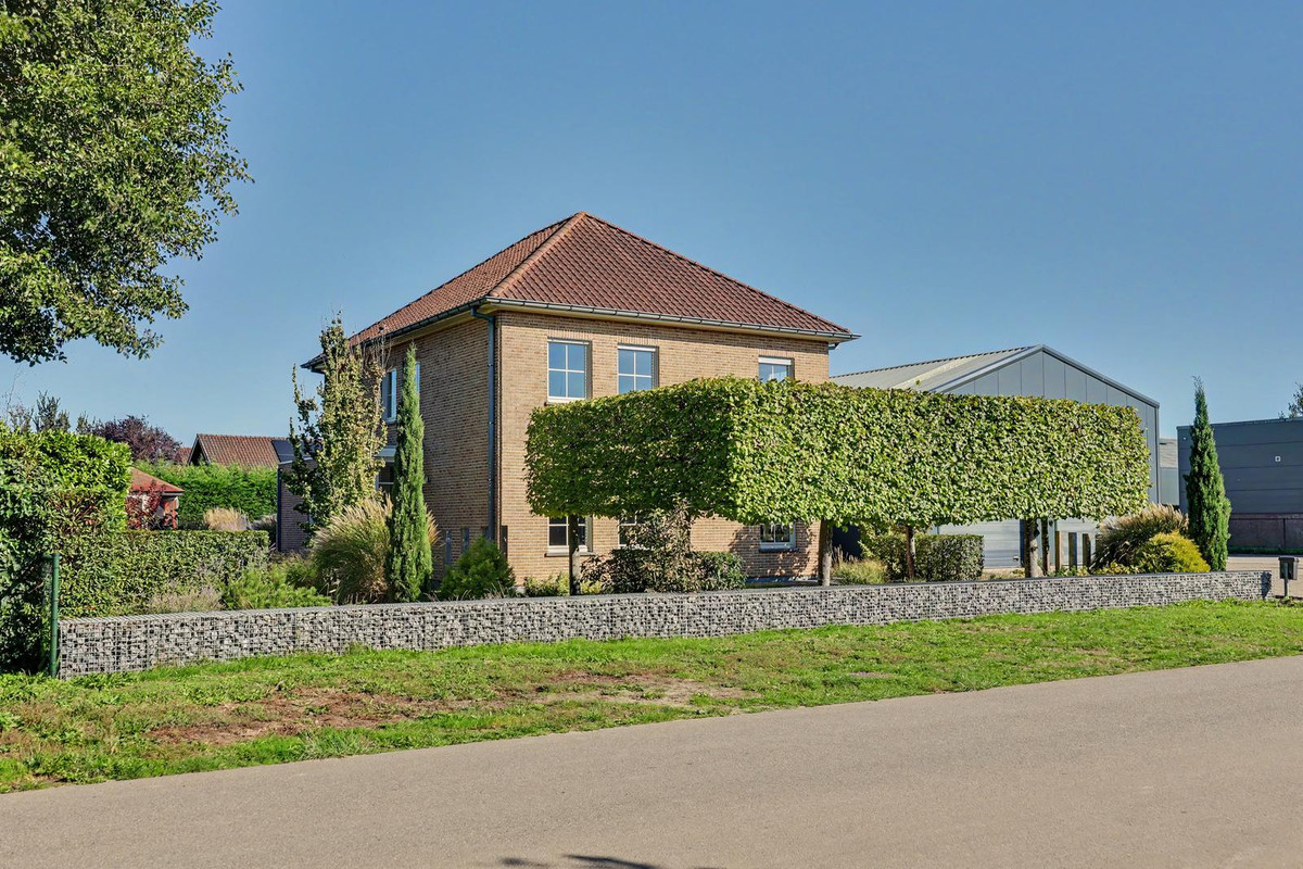 Vrijstaande woning te koop: Blauwhoefseweg 8, Kruiningen