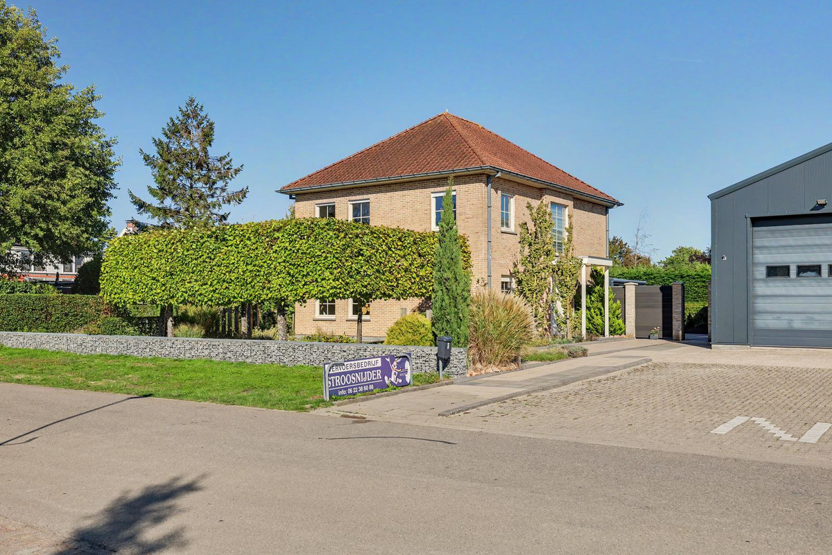 Vrijstaande woning te koop: Blauwhoefseweg 8, Kruiningen