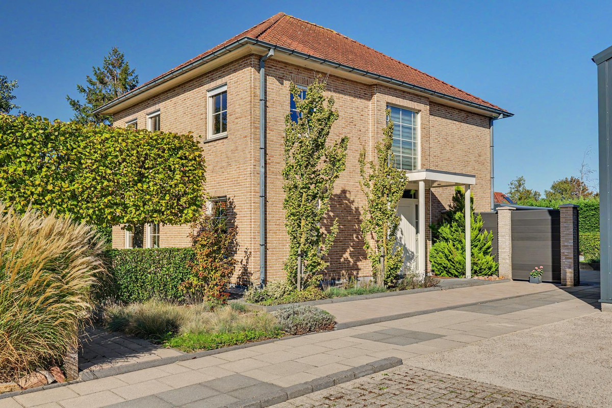 Vrijstaande woning te koop: Blauwhoefseweg 8, Kruiningen