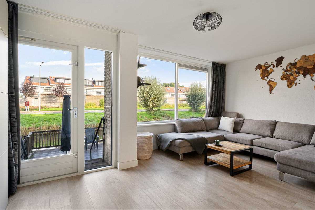 Tussenwoning te koop: van Swietenstraat 3, Kudelstaart