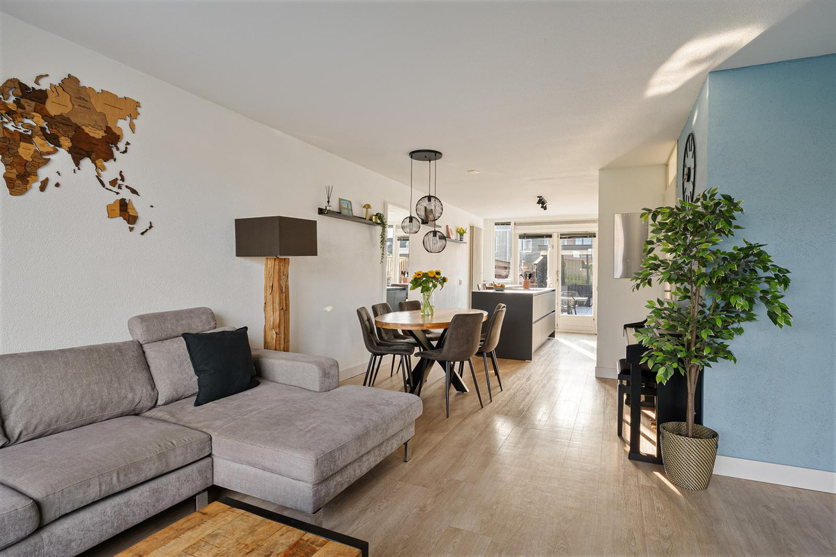 Tussenwoning te koop: van Swietenstraat 3, Kudelstaart