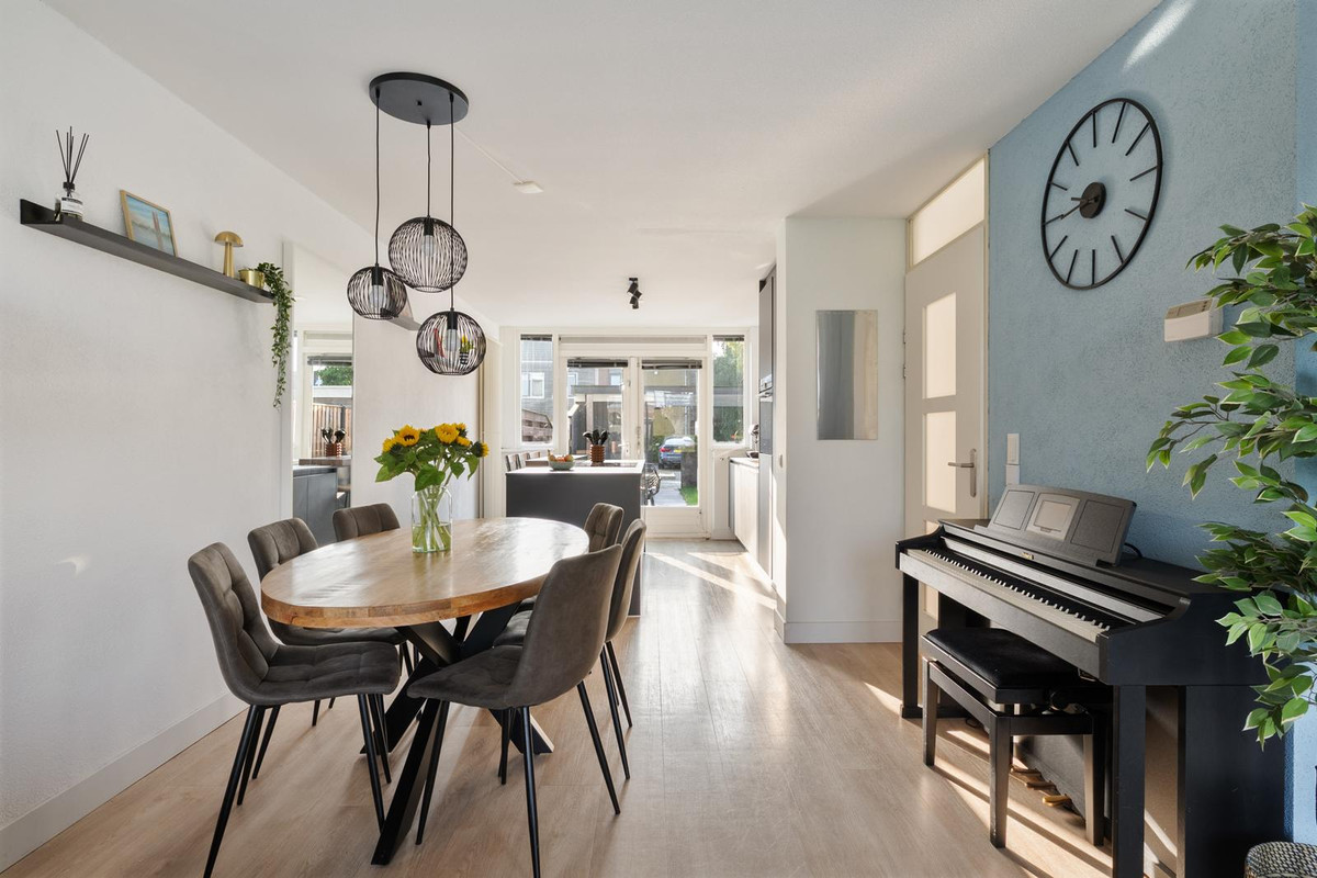 Tussenwoning te koop: van Swietenstraat 3, Kudelstaart