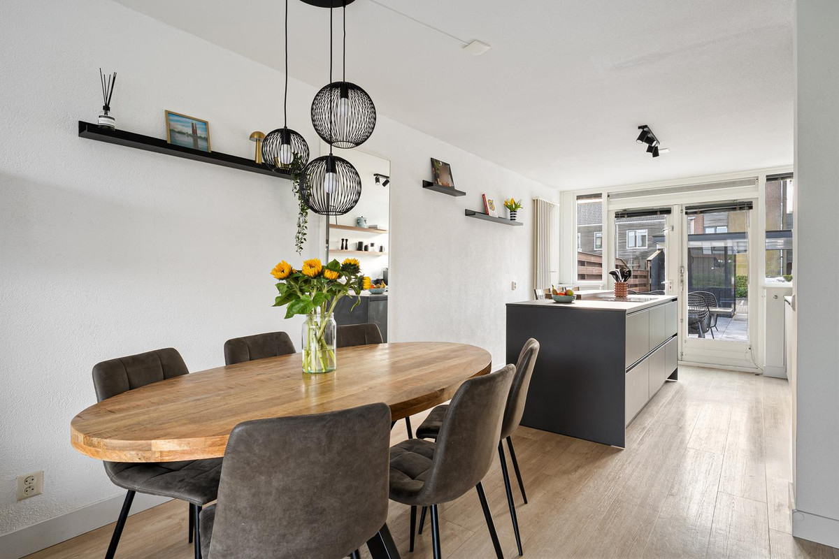 Tussenwoning te koop: van Swietenstraat 3, Kudelstaart