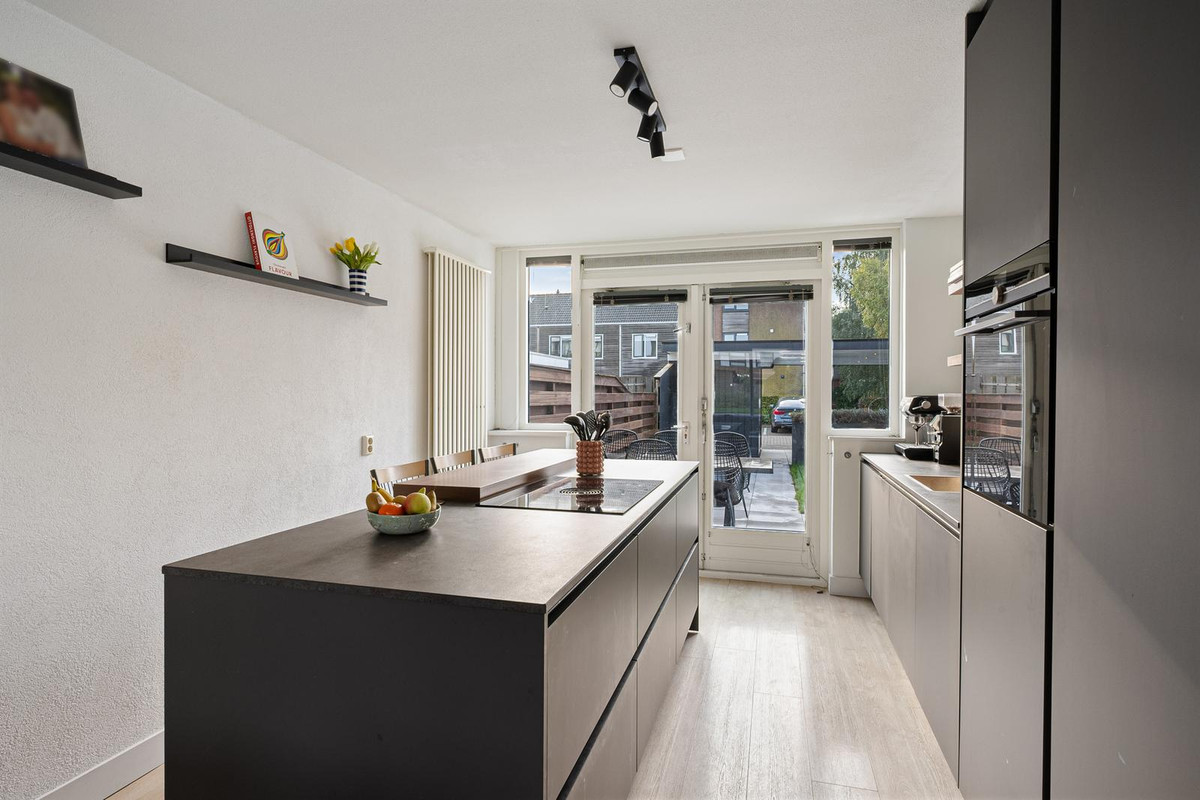 Tussenwoning te koop: van Swietenstraat 3, Kudelstaart