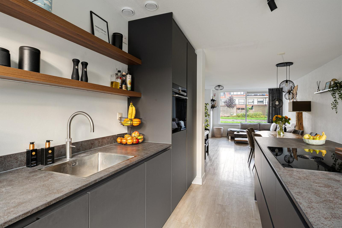 Tussenwoning te koop: van Swietenstraat 3, Kudelstaart