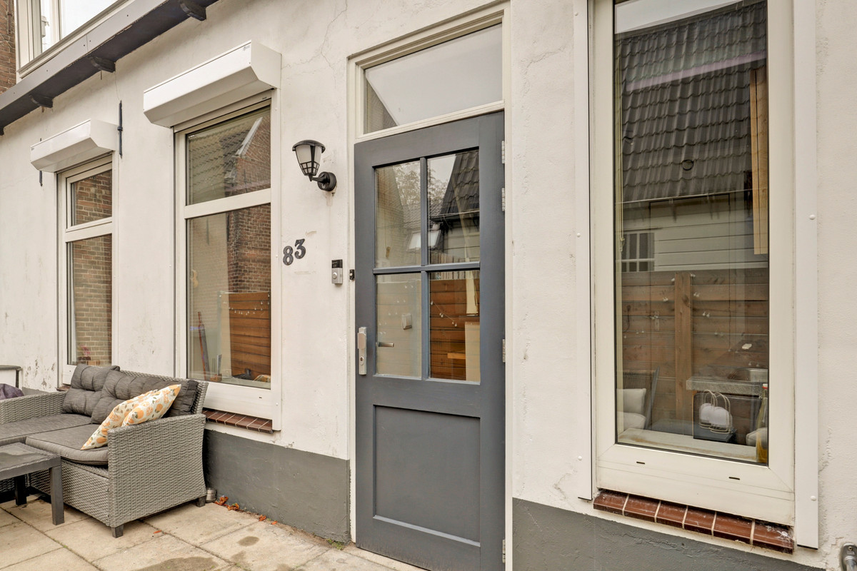 Tussenwoning te koop: Stationsweg 83, Sliedrecht