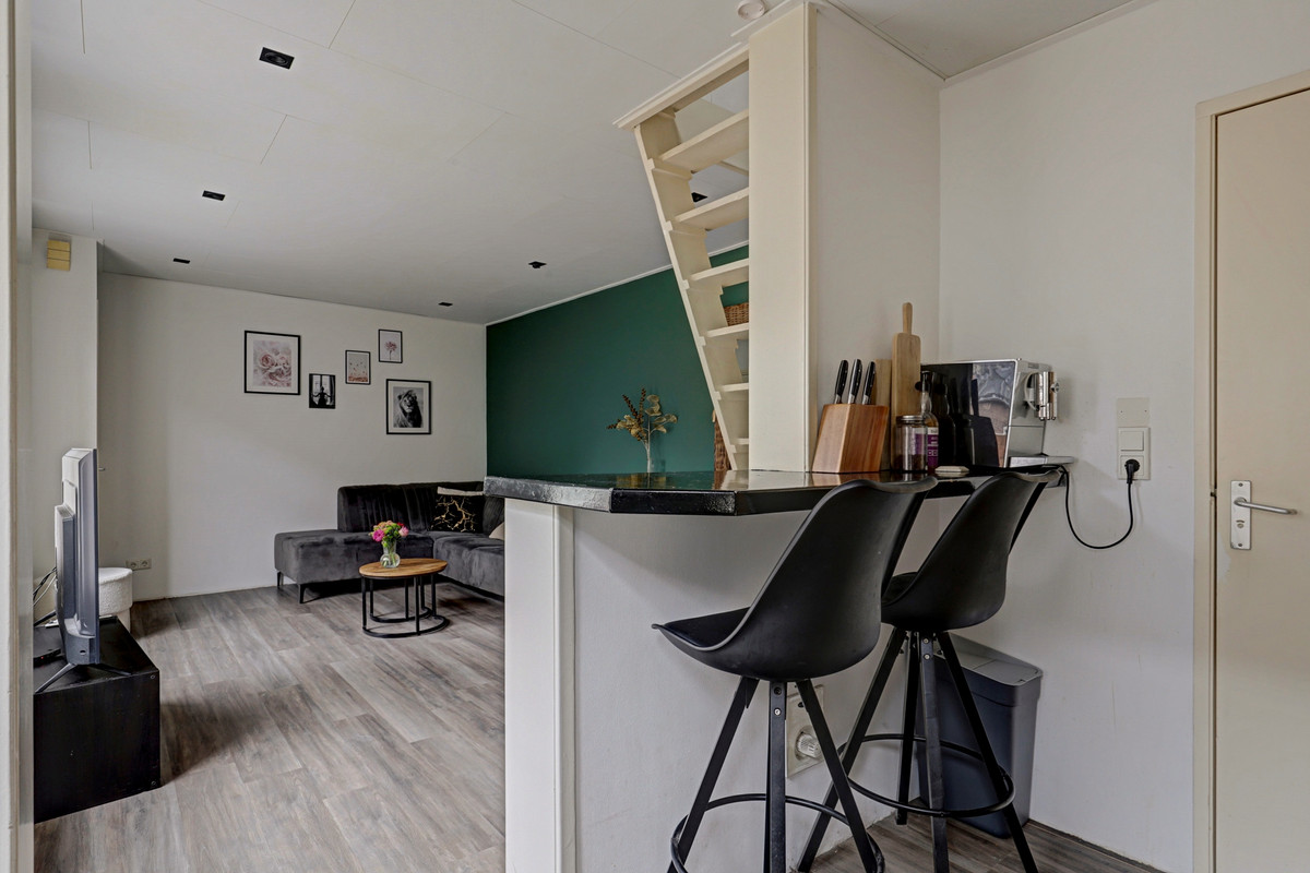 Tussenwoning te koop: Stationsweg 83, Sliedrecht