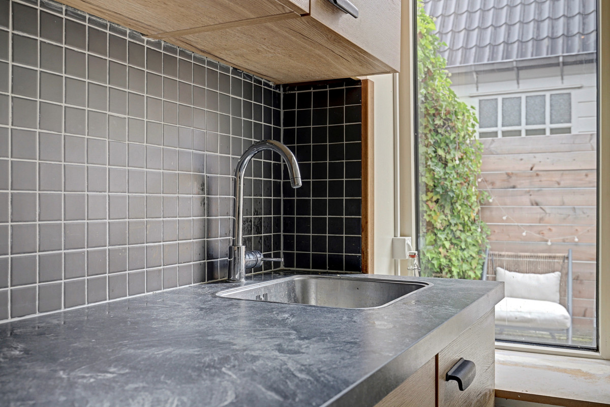 Tussenwoning te koop: Stationsweg 83, Sliedrecht