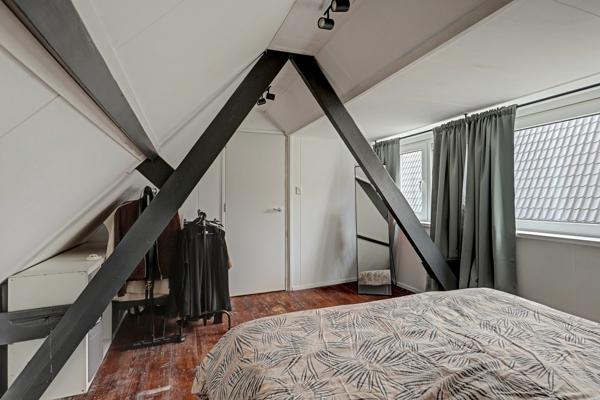 Tussenwoning te koop: Stationsweg 83, Sliedrecht