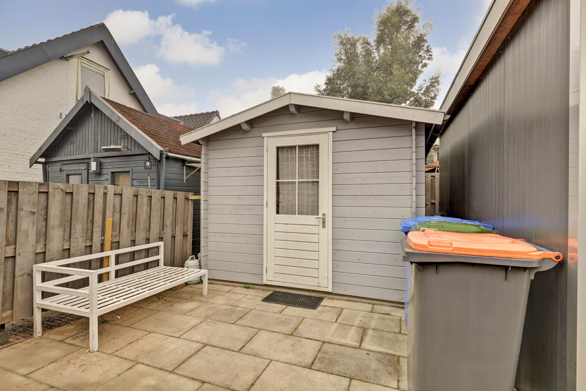 Tussenwoning te koop: Stationsweg 83, Sliedrecht