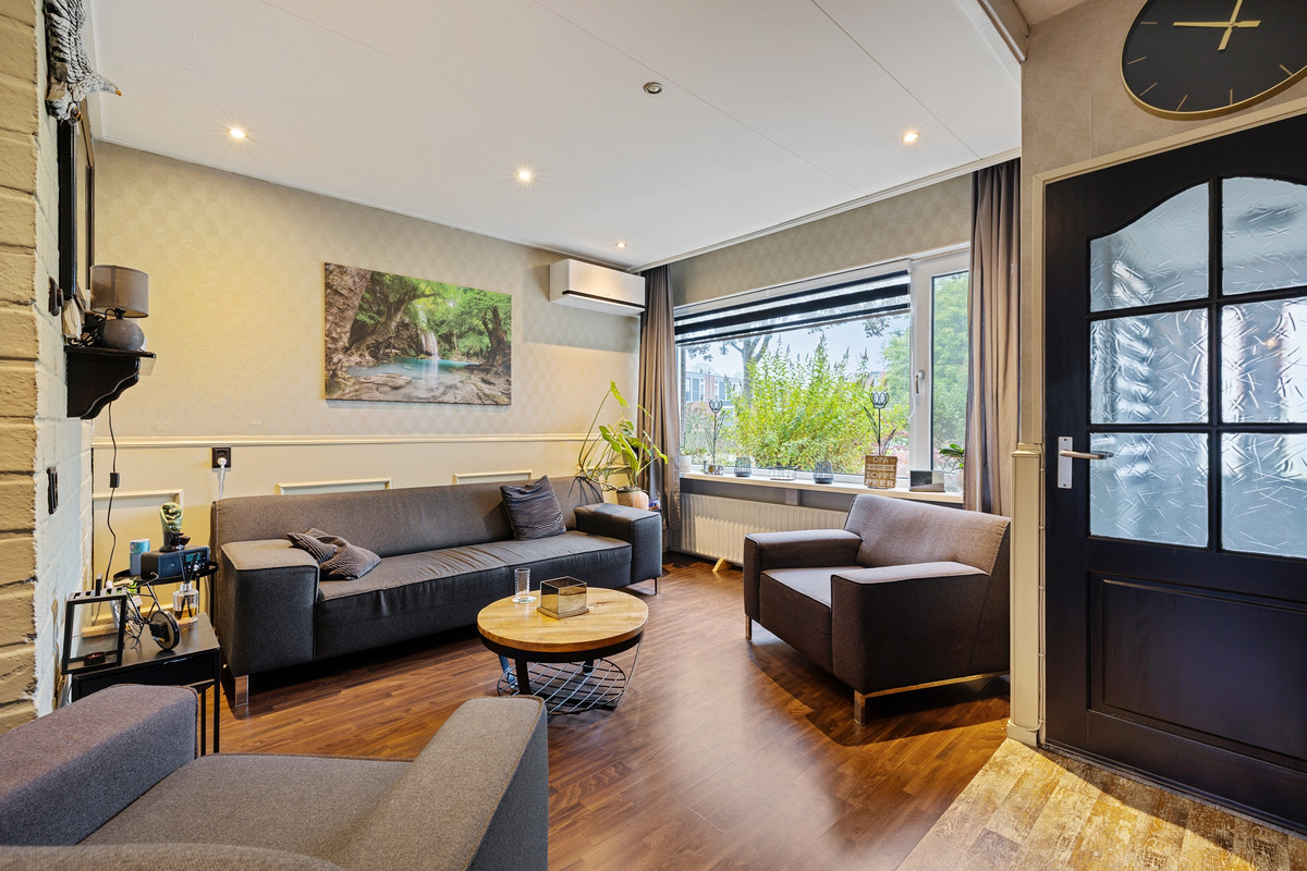 Tussenwoning te koop: De Vang 27, Buitenpost