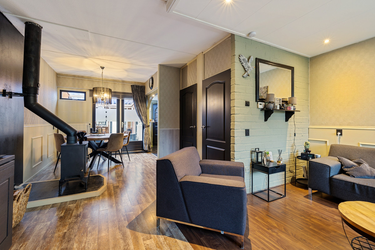 Tussenwoning te koop: De Vang 27, Buitenpost