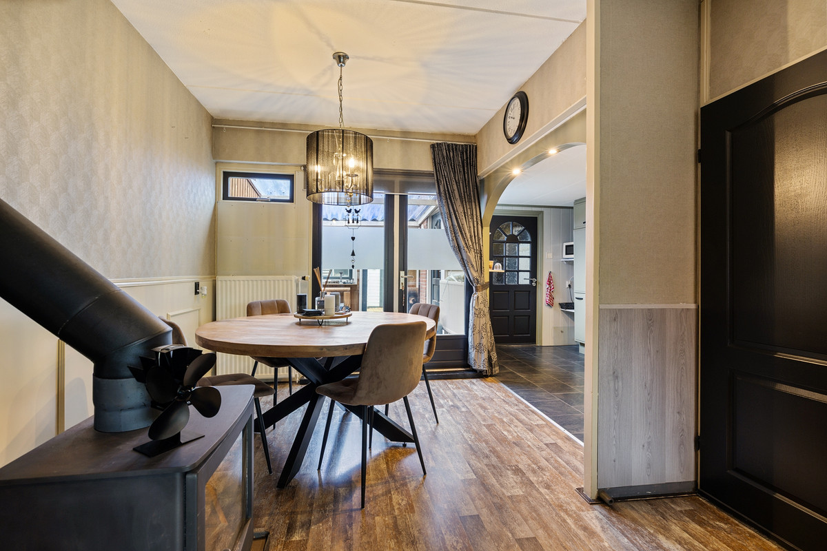 Tussenwoning te koop: De Vang 27, Buitenpost