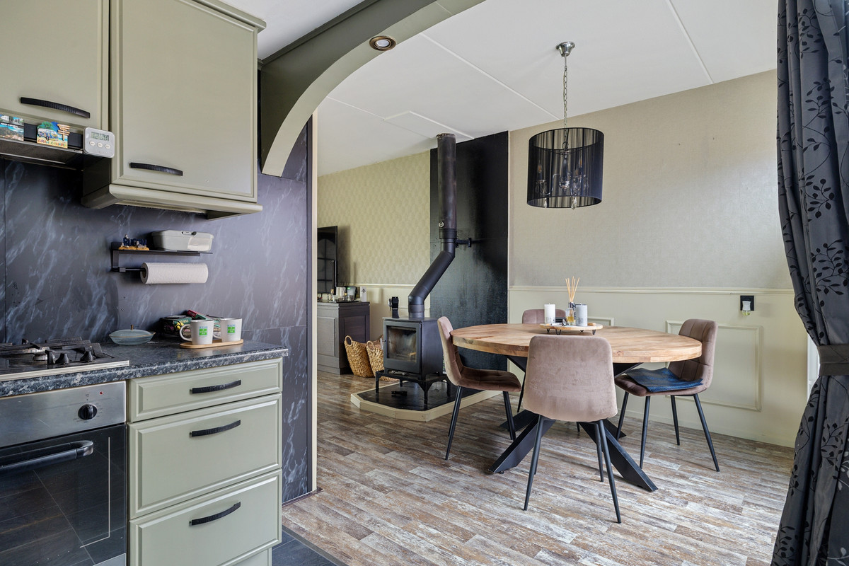 Tussenwoning te koop: De Vang 27, Buitenpost