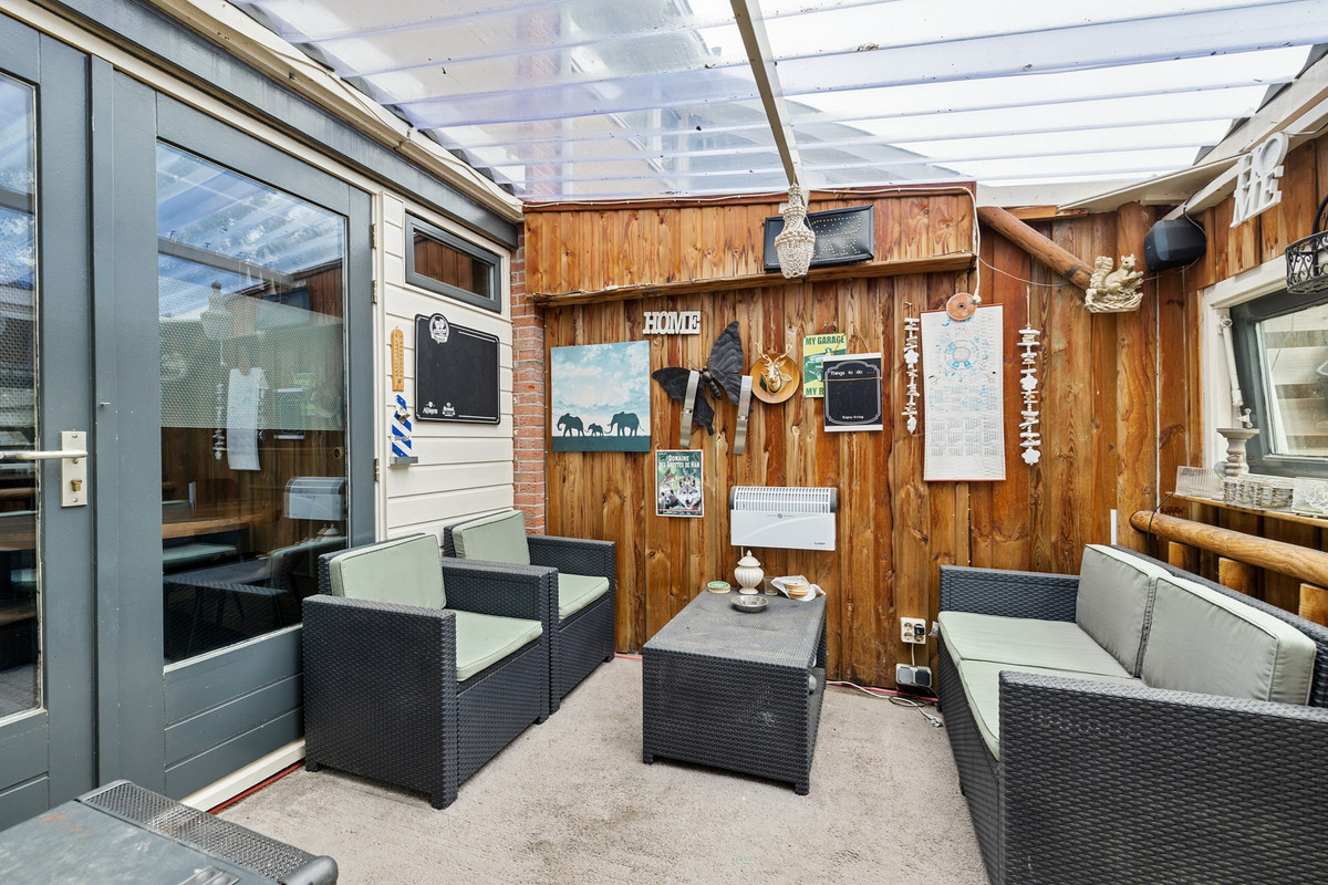 Tussenwoning te koop: De Vang 27, Buitenpost