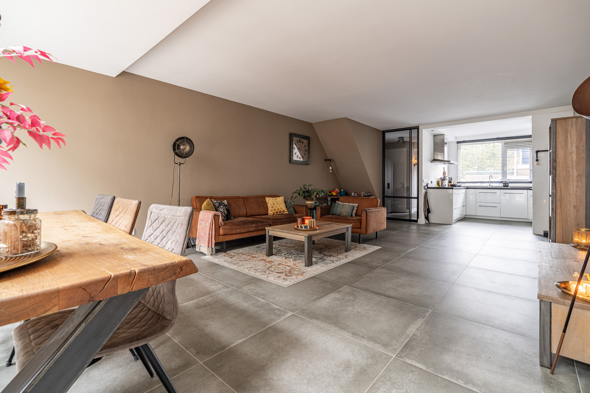 Hoekwoning te koop: Zwaan 44, Zoeterwoude
