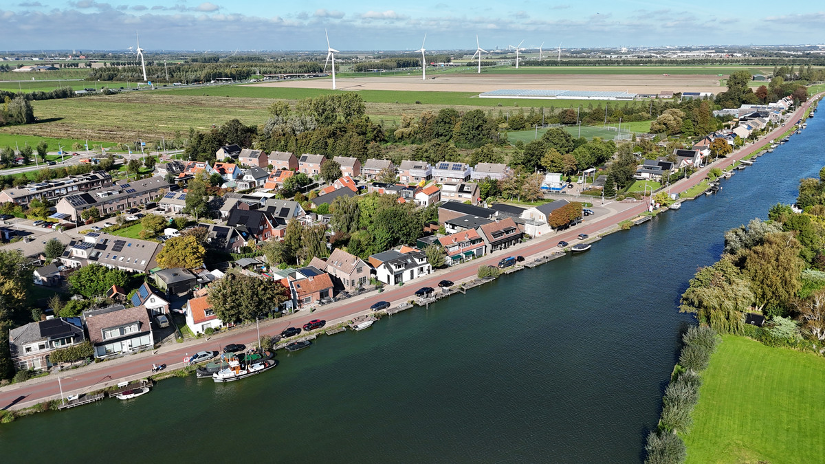 Twee-onder-één-kap te koop: Huigsloterdijk 12, Weteringbrug