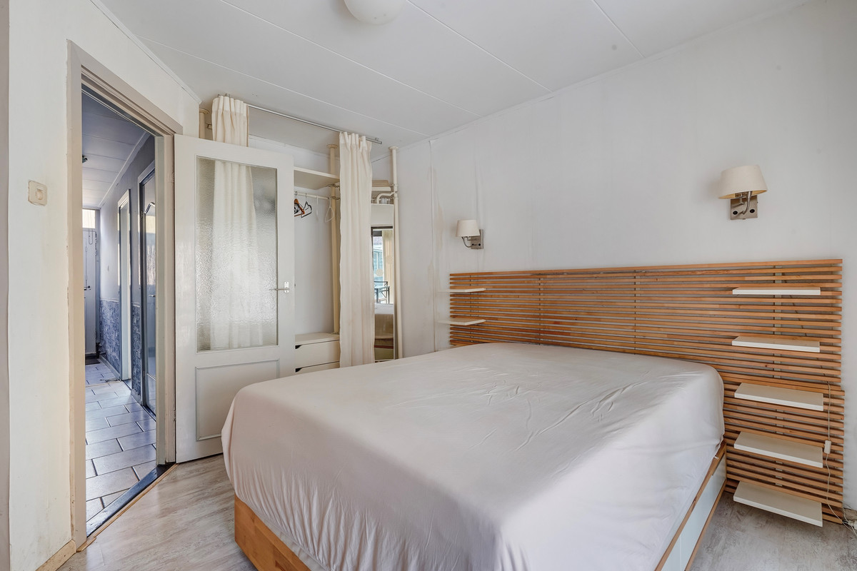 Appartement te koop: Kloosterkade 240, Delft