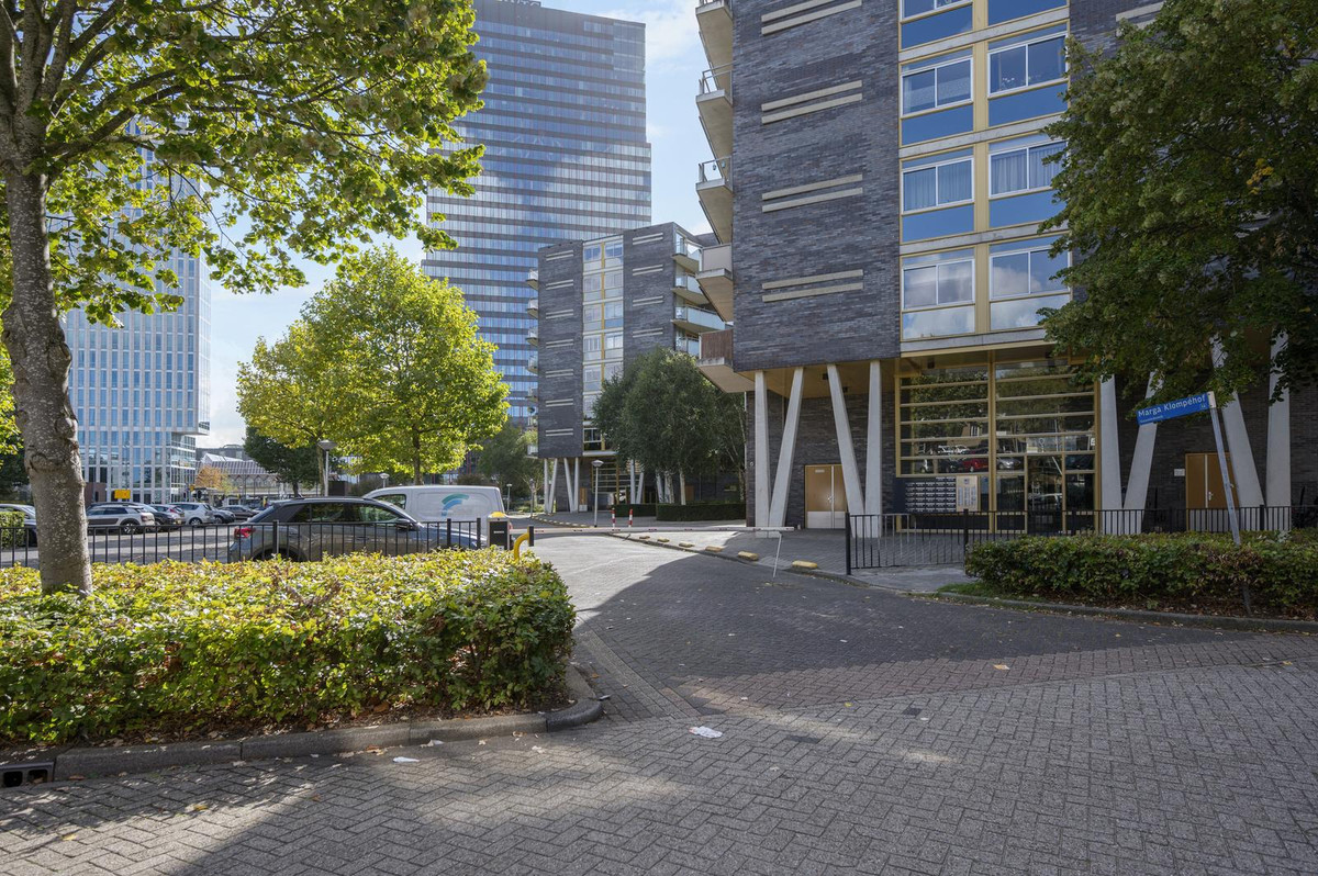 Appartement te koop: Marga Klompéhof 71, Almere
