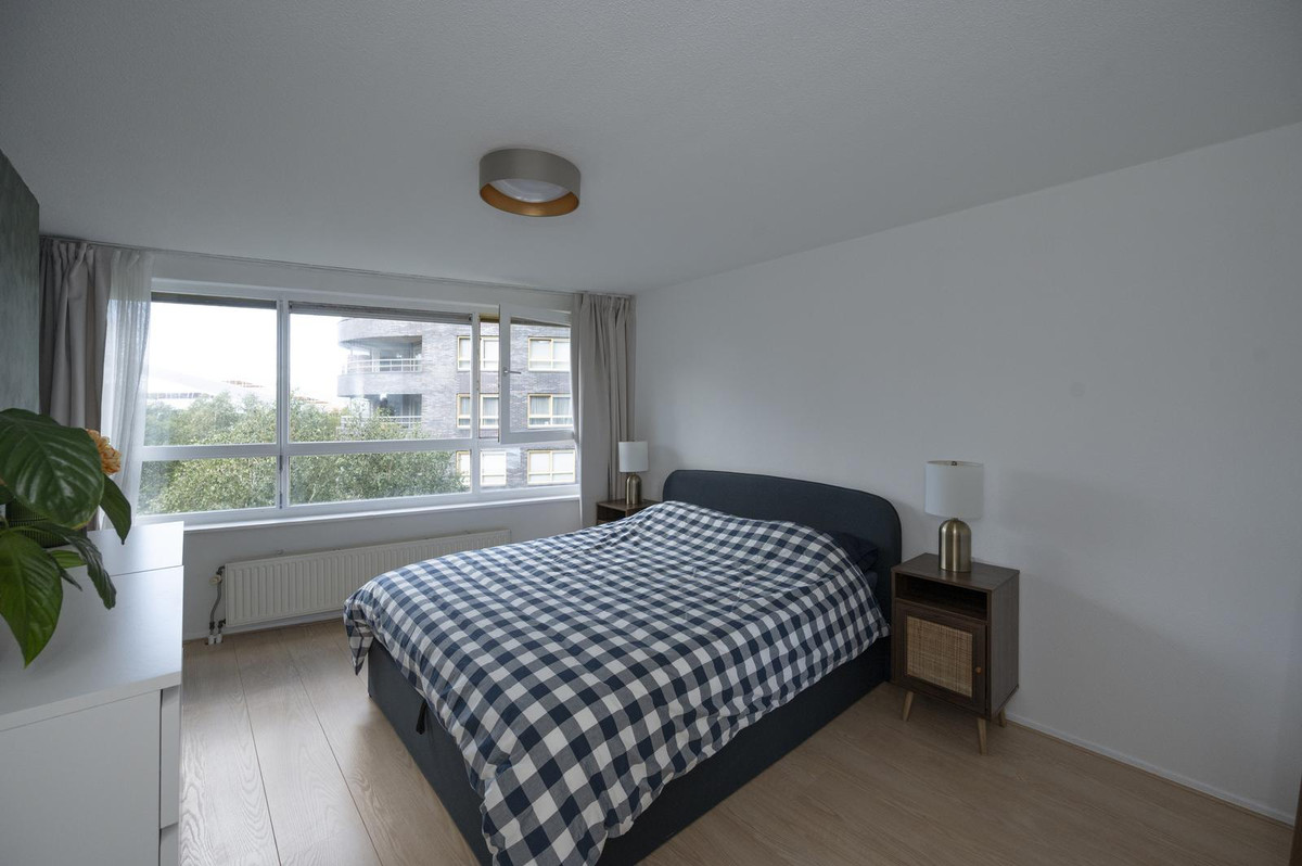 Appartement te koop: Marga Klompéhof 71, Almere