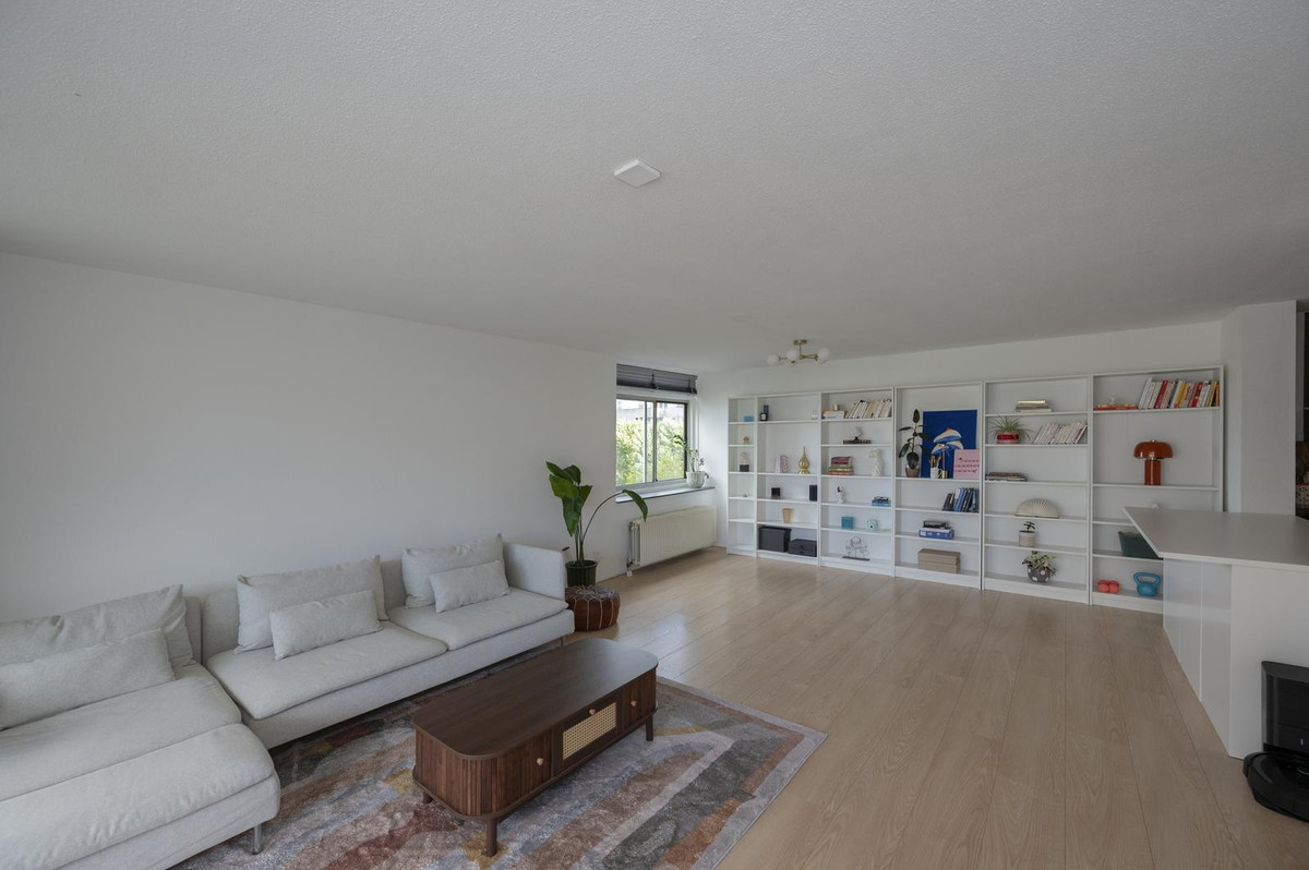 Appartement te koop: Marga Klompéhof 71, Almere