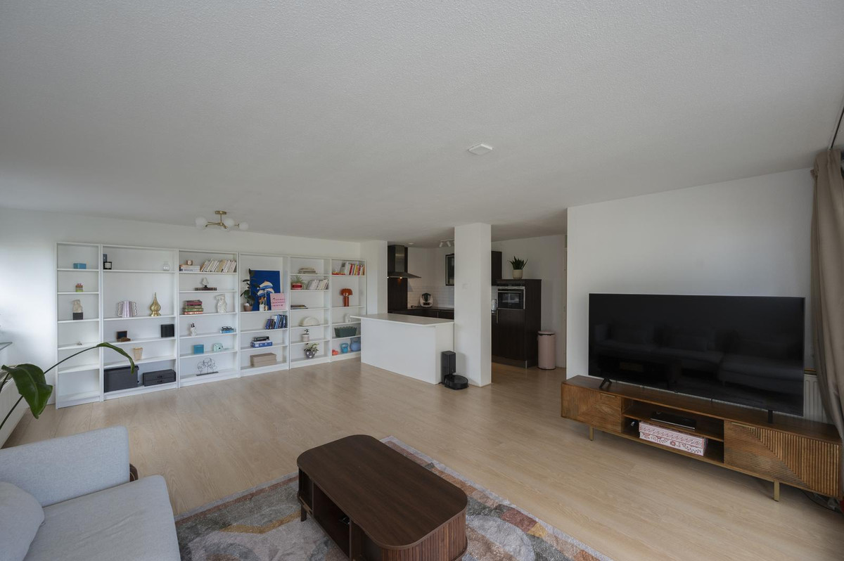 Appartement te koop: Marga Klompéhof 71, Almere