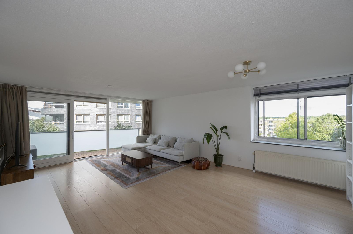 Appartement te koop: Marga Klompéhof 71, Almere