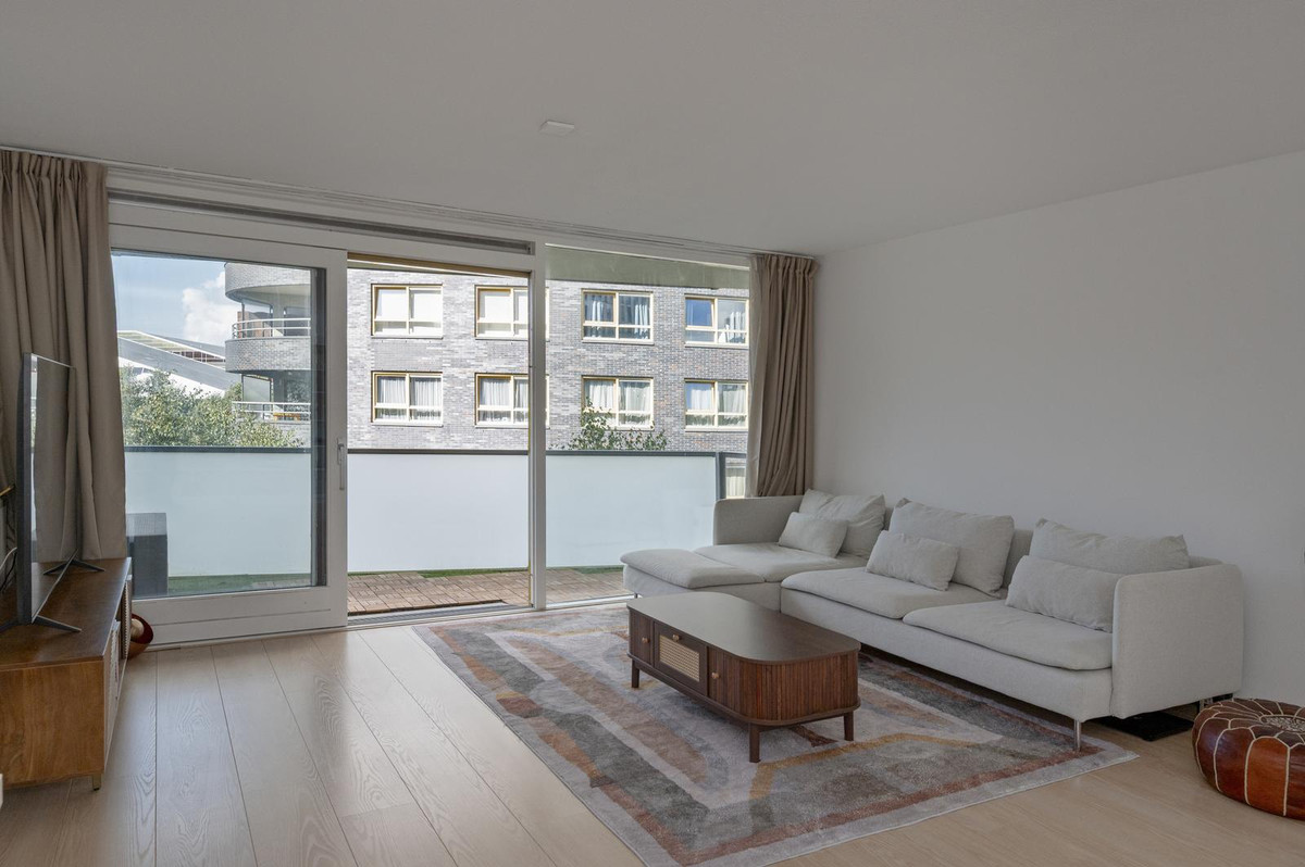 Appartement te koop: Marga Klompéhof 71, Almere