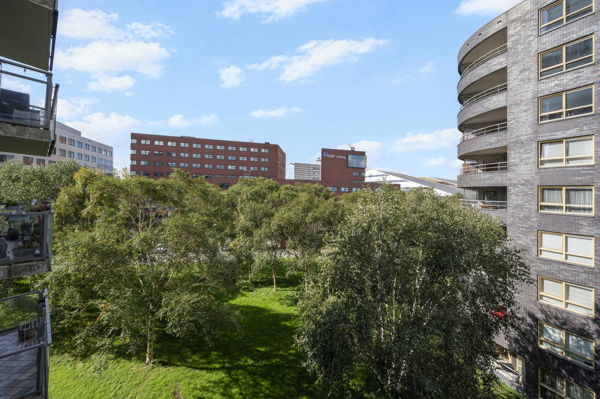 Appartement te koop: Marga Klompéhof 71, Almere