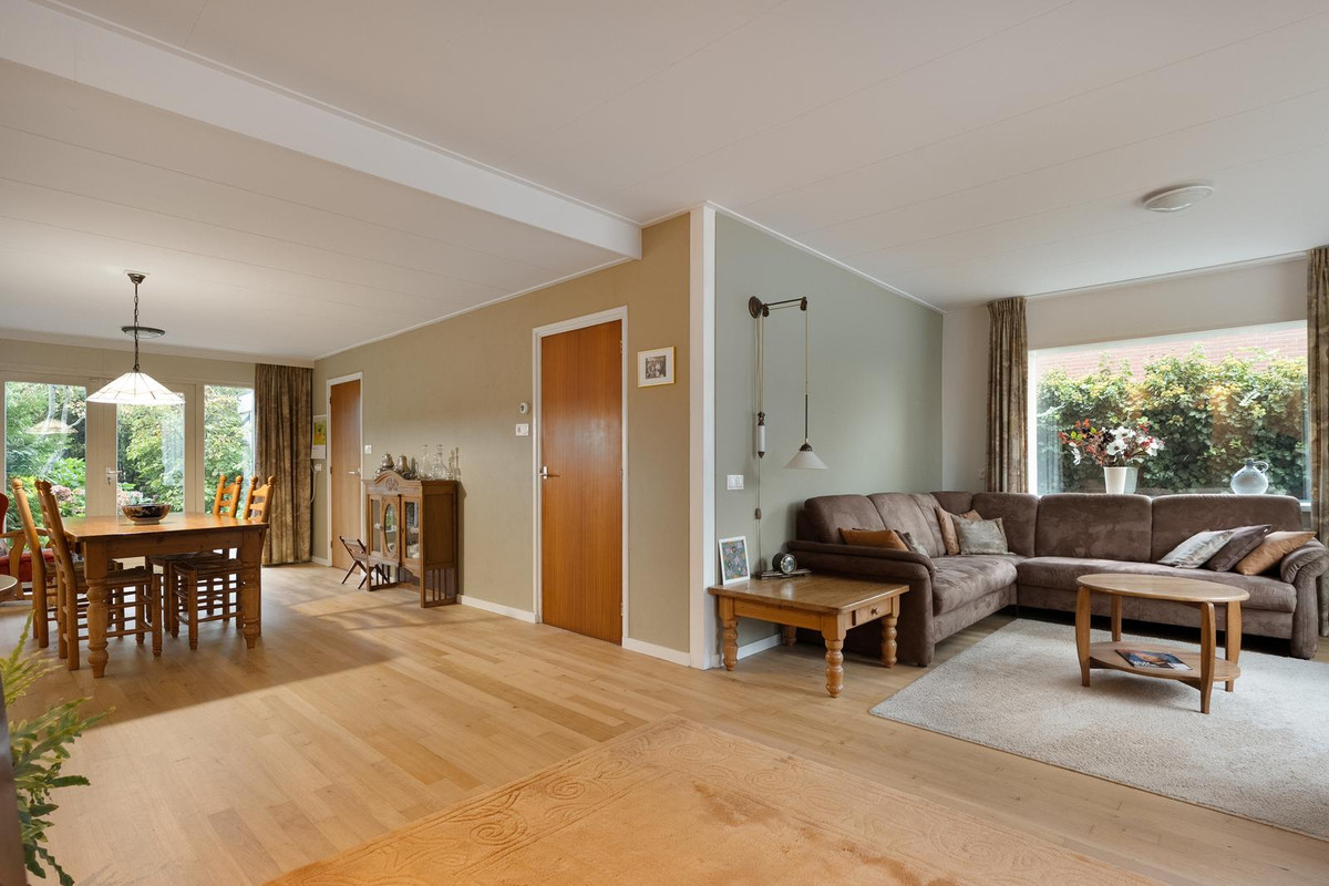 Tussenwoning te koop: Voltastraat 11, Hoogeveen